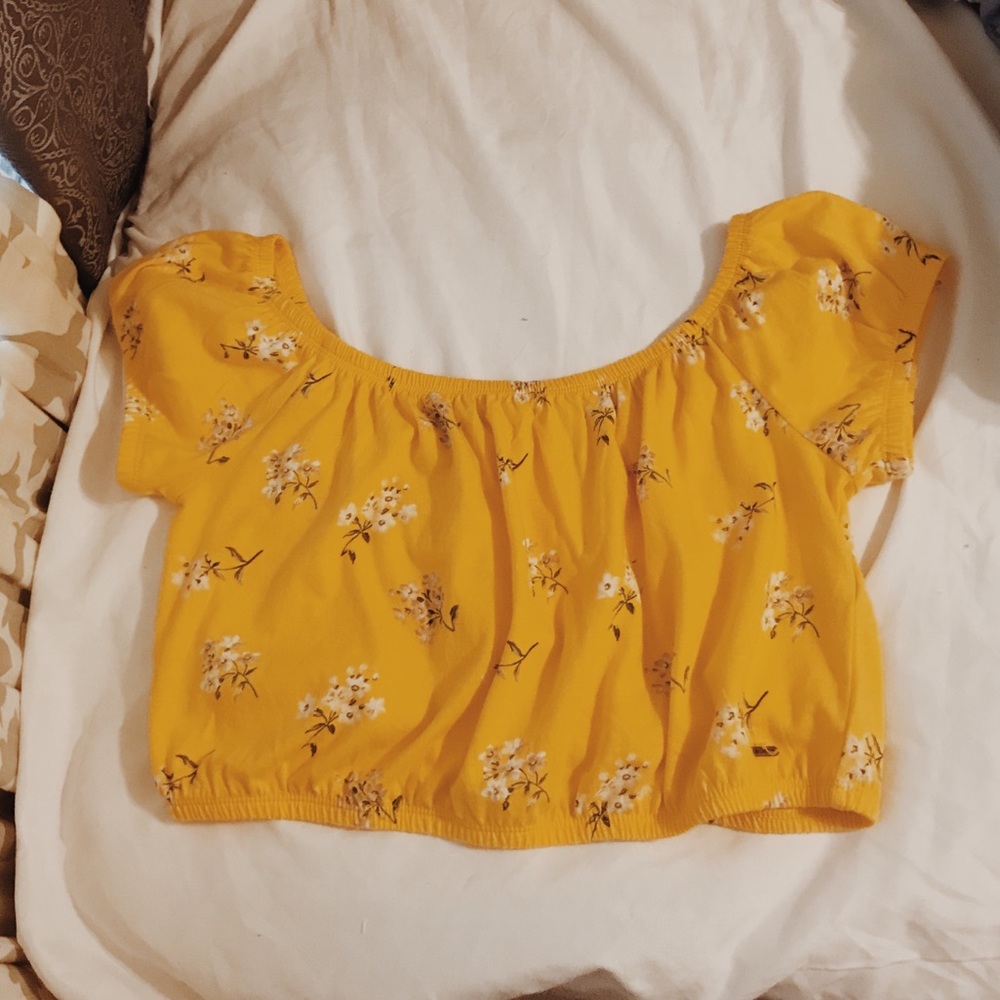 hollister off the shoulder floral crop top